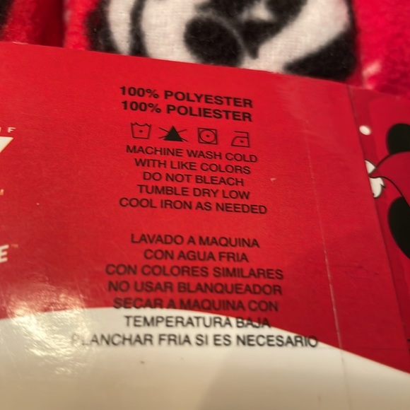 SOLD.  Disney Men’s 2 piece sleep set. - Picture 6 of 10